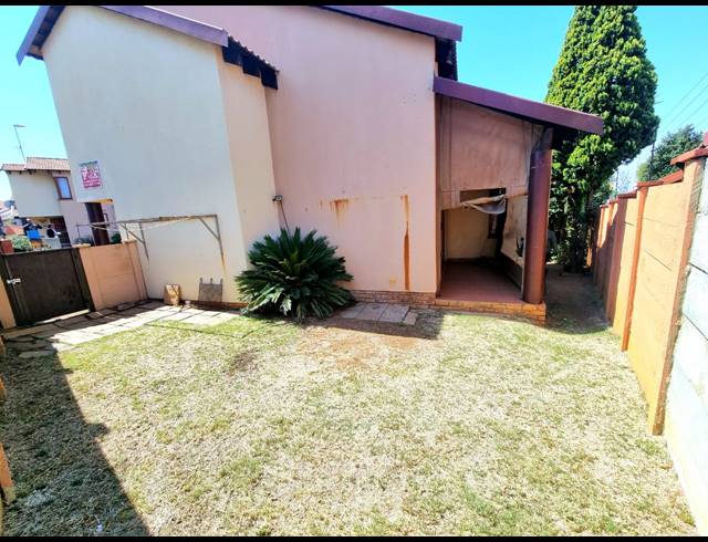 2 BEDROOM TOWNHOUSE FOR SALE IN LIEFDE EN VREDE